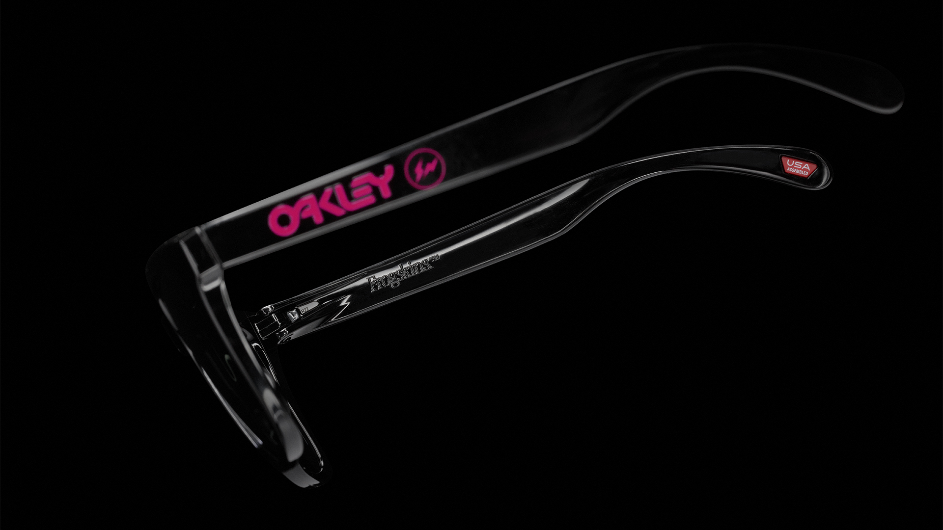 OAKLEY x FRAGMENT: A LIMITED-EDITION SS2023 COLLECTION